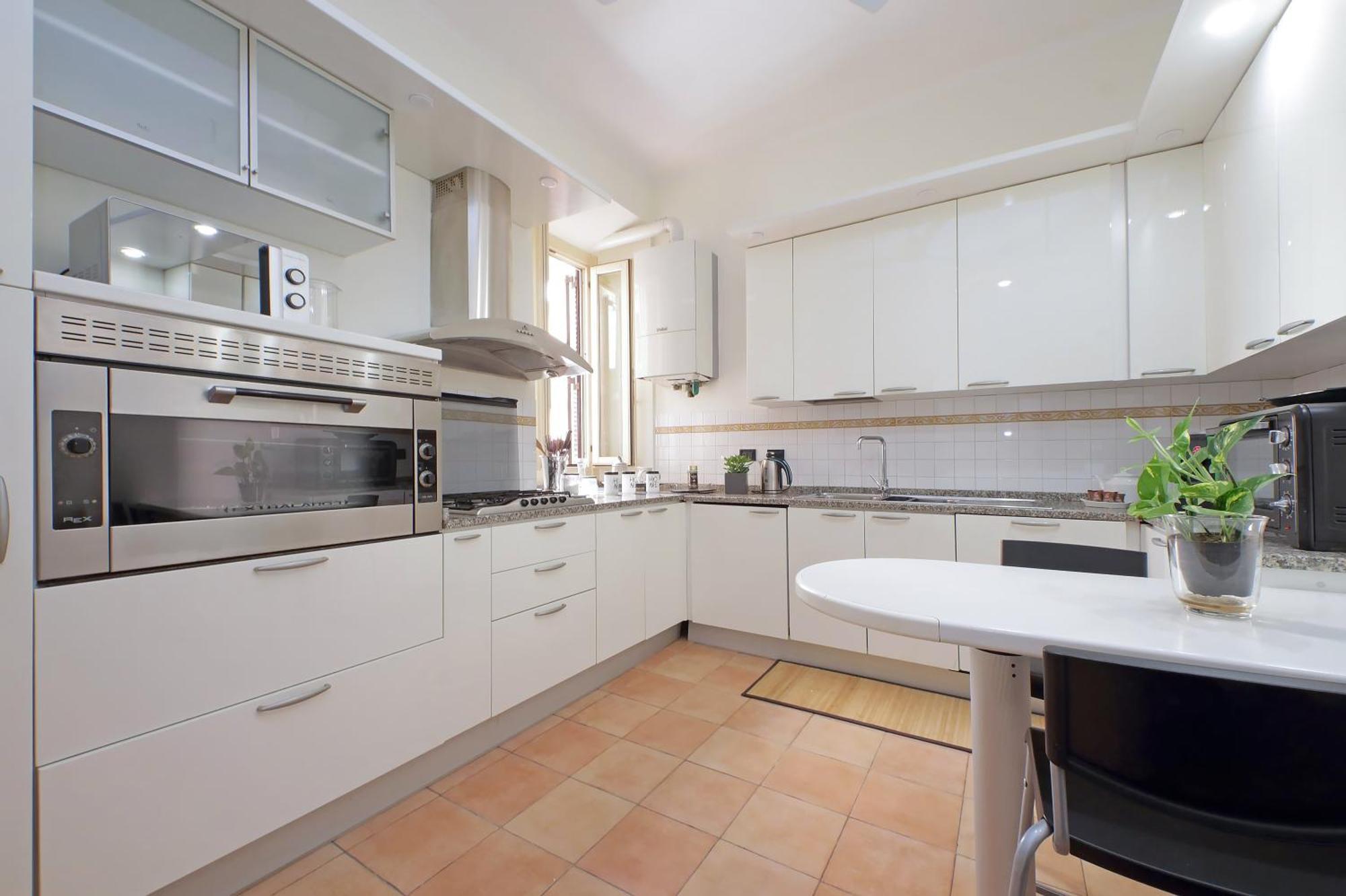 Apartamento A 10 Minuti Da Fontana Di Trevi - Casa Signorile *